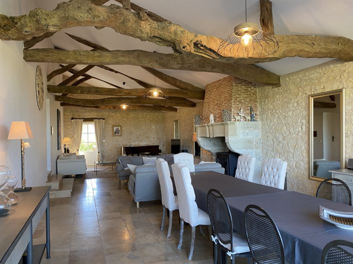 Image No.23-11 Bed Property for sale