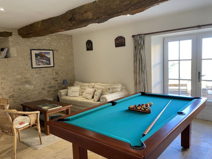 Image No.26-11 Bed Property for sale