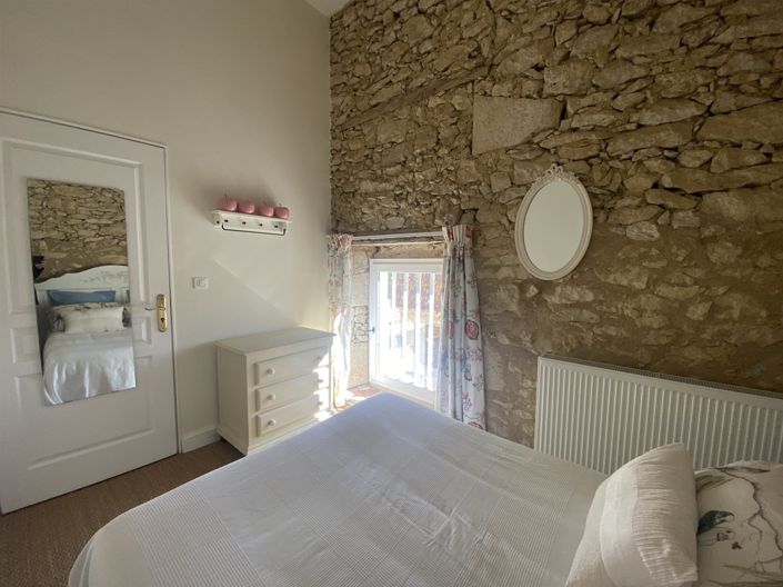 Image No.29-11 Bed Property for sale