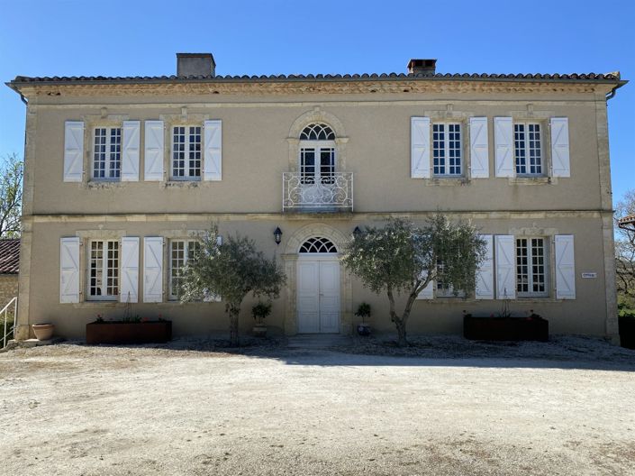 Image No.4-11 Bed Property for sale