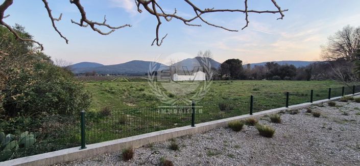 Image No.10-4 Bed House for sale