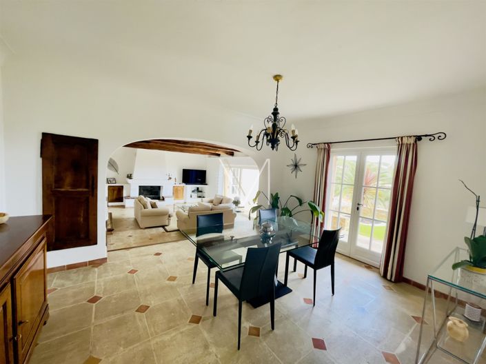 Image No.15-4 Bed House for sale