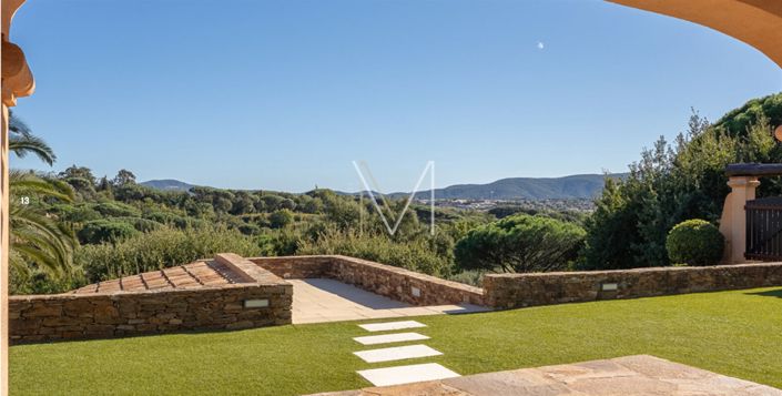 Image No.8-4 Bed House for sale