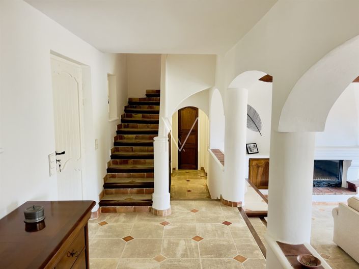 Image No.9-4 Bed House for sale