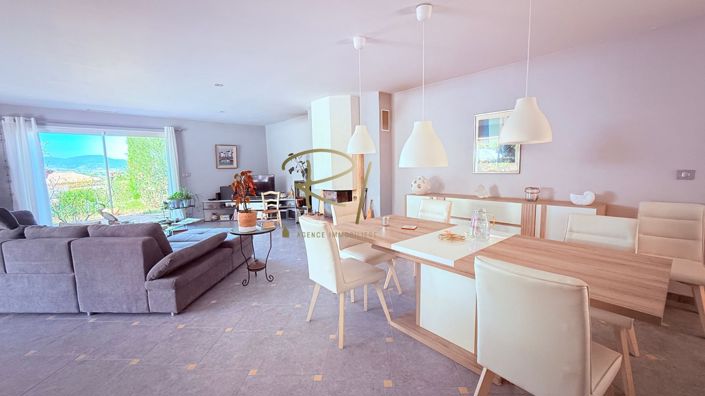 Image No.10-3 Bed House for sale