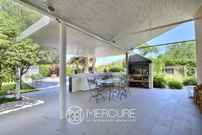 Image No.11-5 Bed House for sale