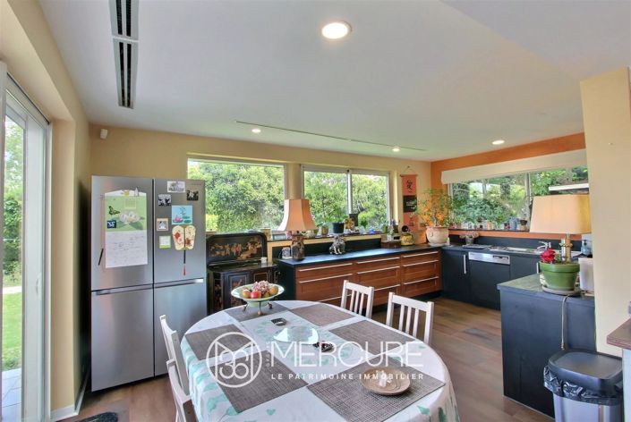 Image No.5-5 Bed House for sale