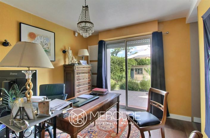 Image No.7-5 Bed House for sale