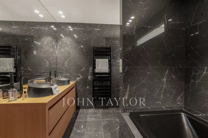 Image No.13-5 Bed House for sale