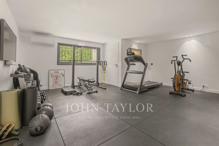 Image No.15-5 Bed House for sale