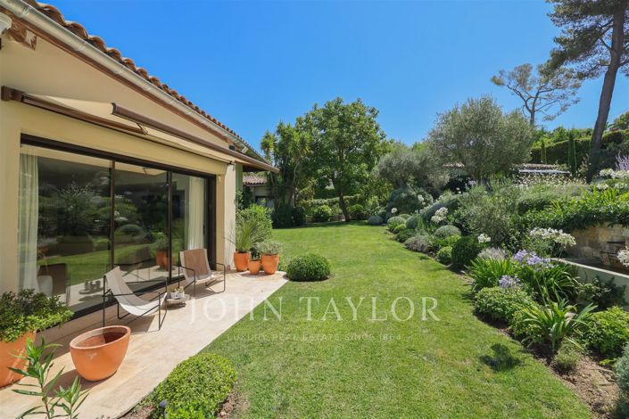 Image No.19-5 Bed House for sale