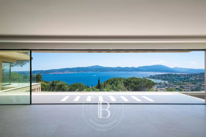 Image No.2-Maison de 5 chambres à vendre à Sainte-Maxime