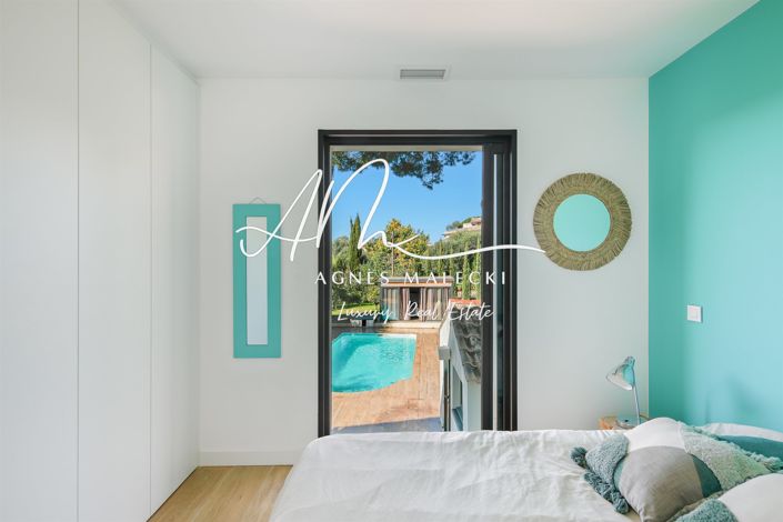 Image No.10-4 Bed House for sale