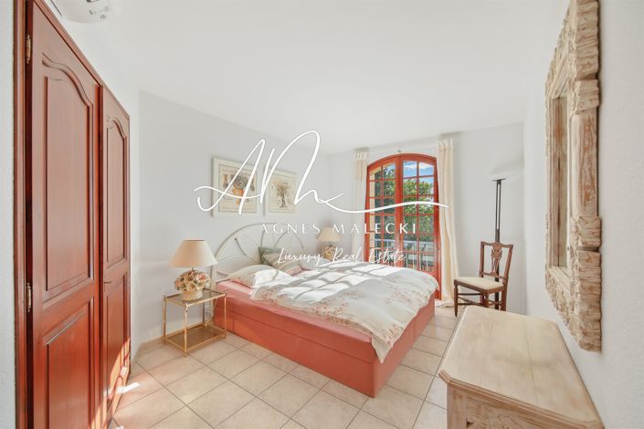 Image No.10-5 Bed House for sale