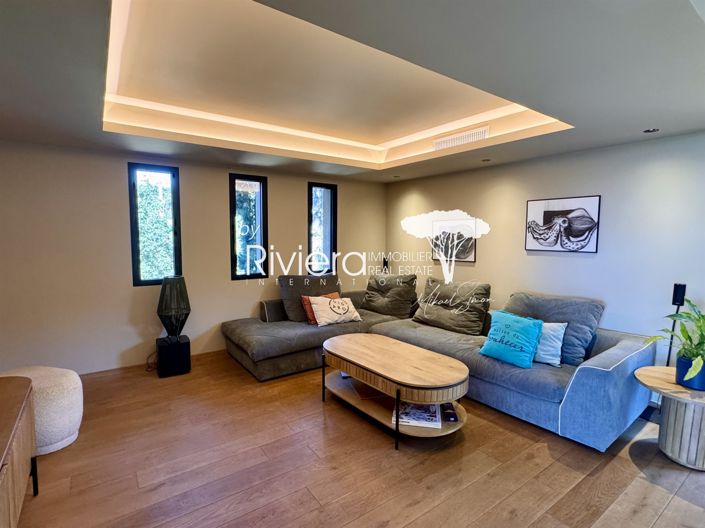 Image No.15-6 Bed House for sale