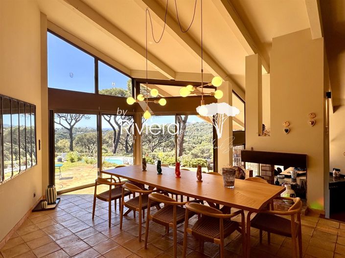 Image No.18-6 Bed House for sale