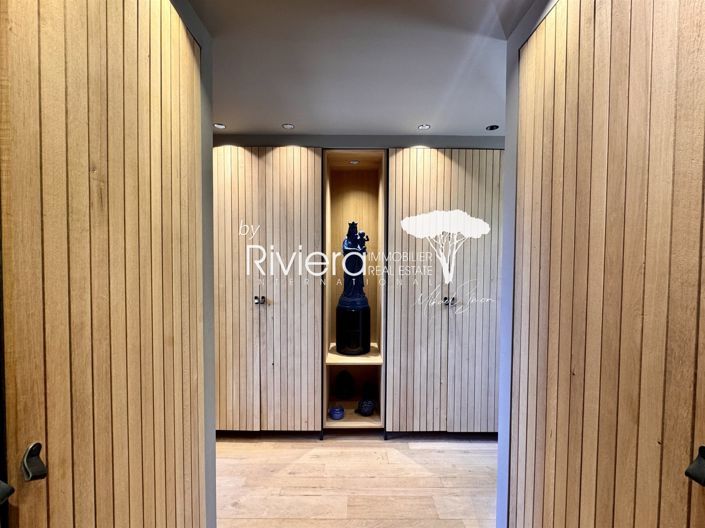 Image No.22-6 Bed House for sale