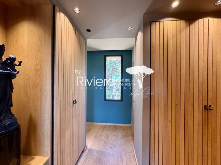 Image No.24-6 Bed House for sale