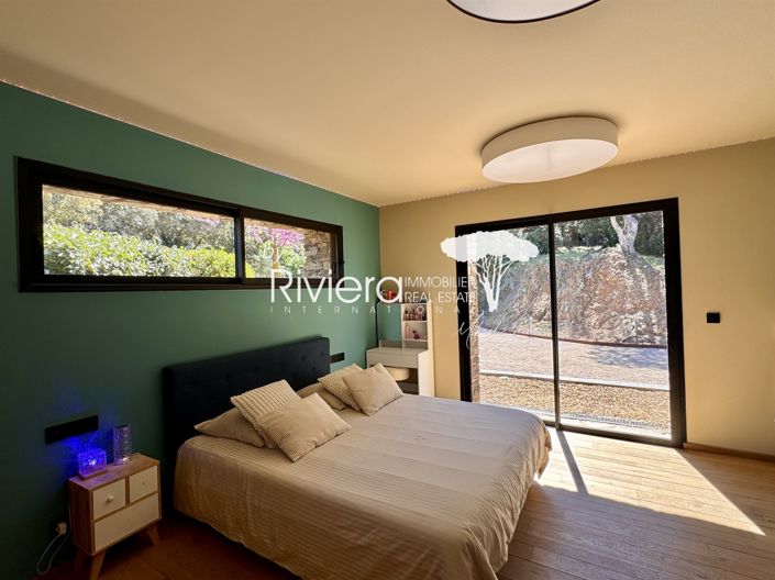 Image No.29-6 Bed House for sale