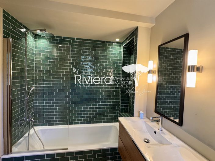 Image No.30-6 Bed House for sale