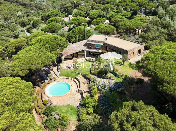 Image No.4-6 Bed House for sale