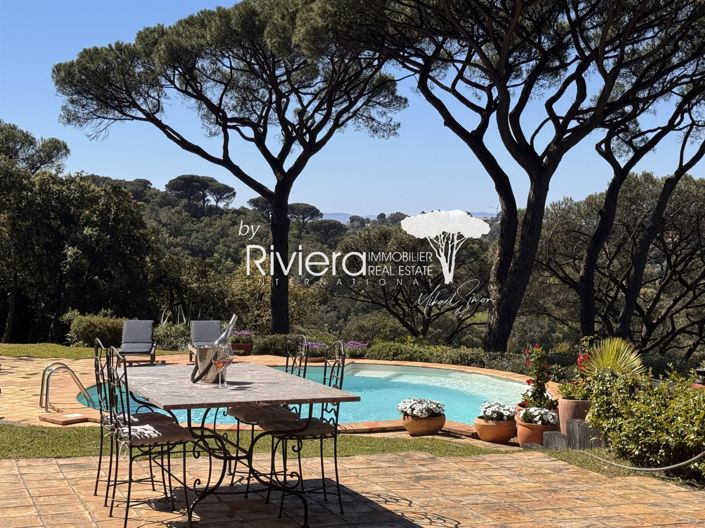 Image No.6-6 Bed House for sale