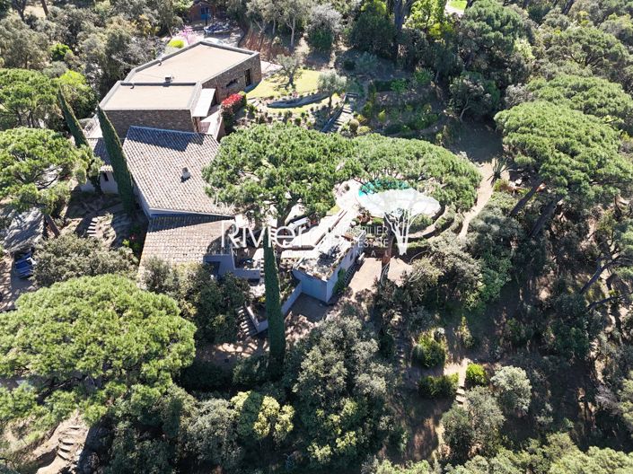 Image No.8-6 Bed House for sale