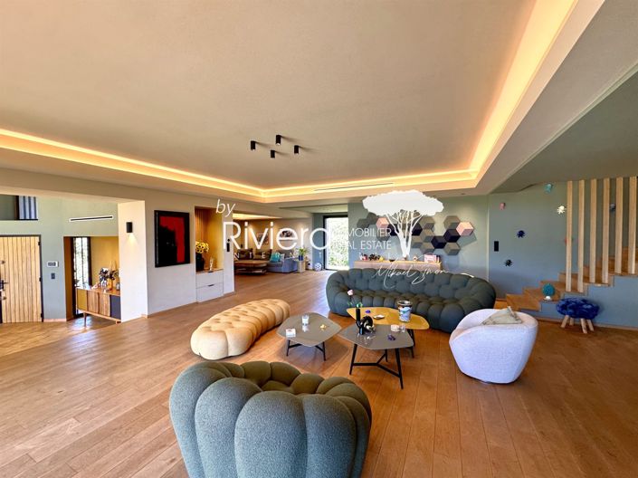 Image No.9-6 Bed House for sale