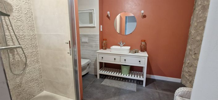 Image No.11-5 Bed House for sale