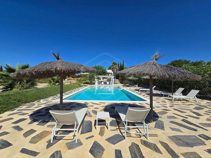 Image No.2-15 Bed House for sale