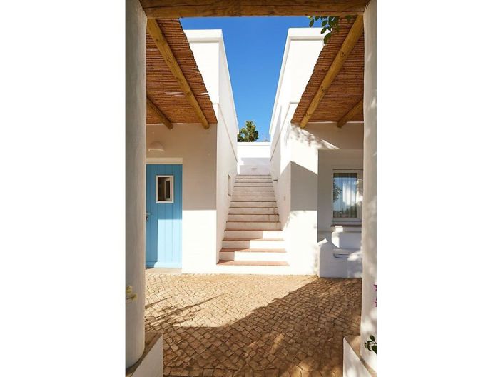 Image No.5-15 Bed House for sale