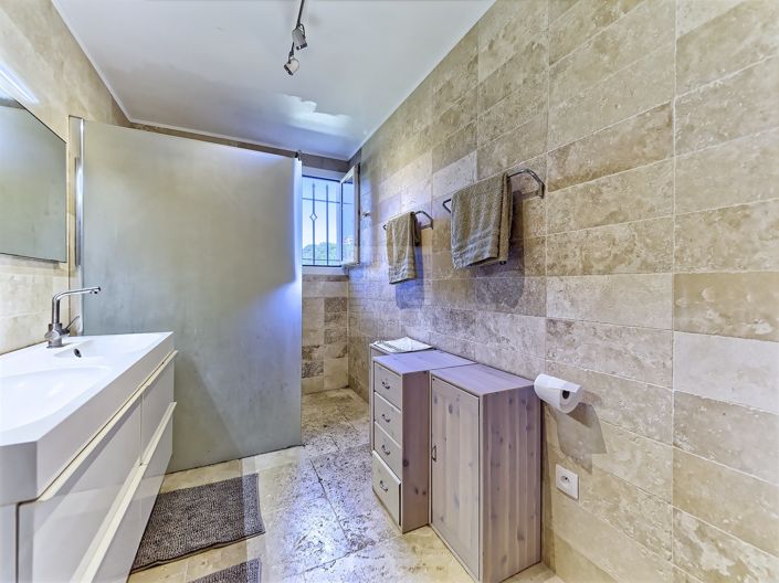 Image No.18-4 Bed House for sale