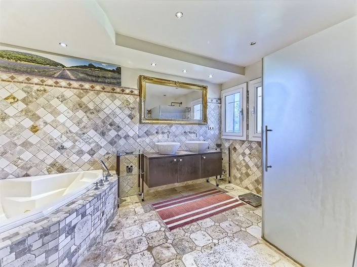 Image No.19-4 Bed House for sale