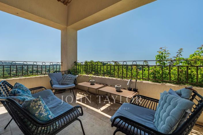 Image No.7-7 Bed House for sale