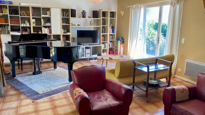 Image No.3-5 Bed House for sale