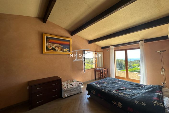 Image No.11-3 Bed House for sale