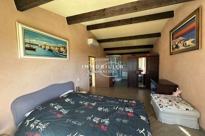 Image No.12-3 Bed House for sale