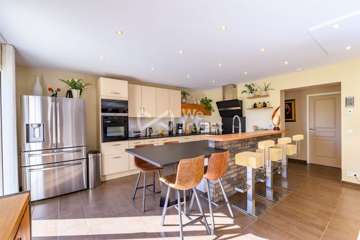 Image No.11-4 Bed Property for sale