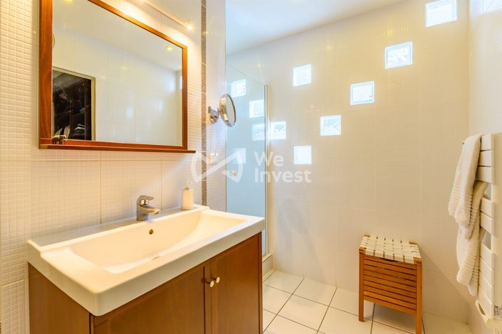 Image No.16-4 Bed Property for sale