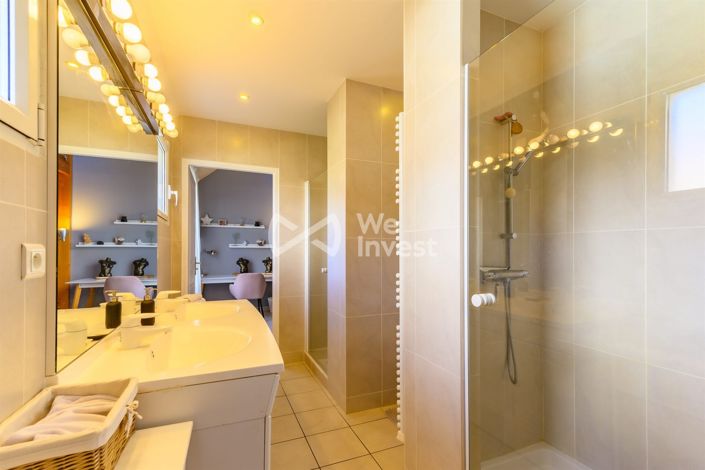 Image No.22-4 Bed Property for sale