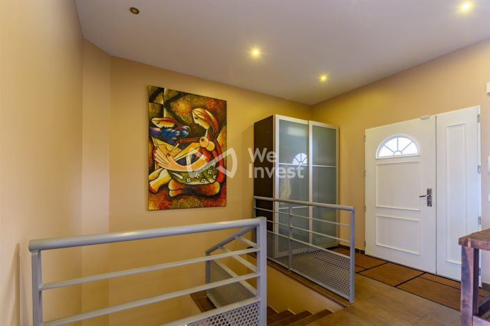 Image No.4-4 Bed Property for sale