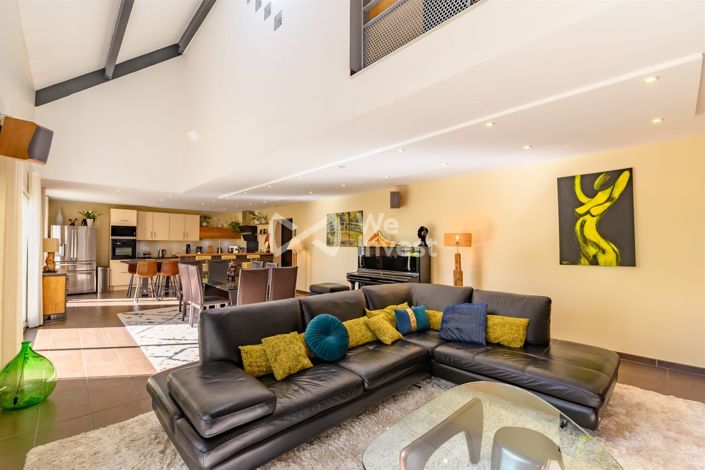 Image No.7-4 Bed Property for sale