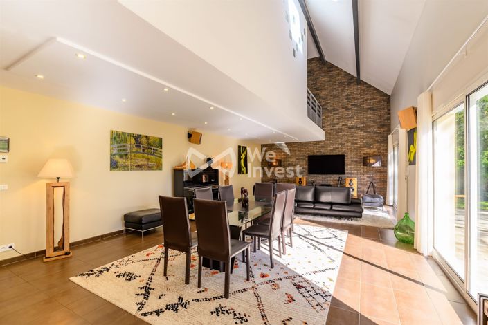 Image No.9-4 Bed Property for sale