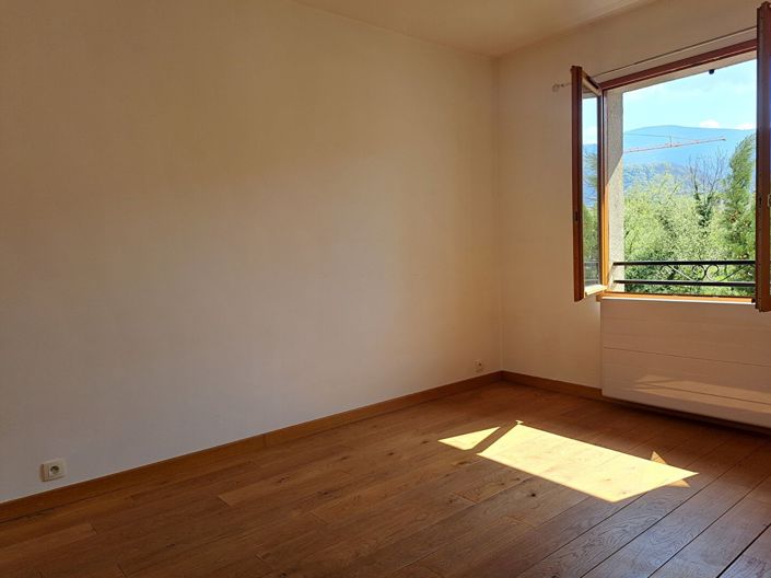 Image No.12-3 Bed House for sale