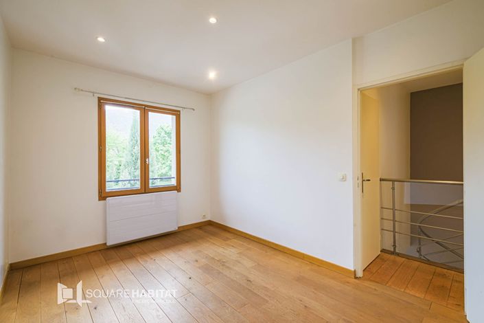 Image No.15-3 Bed House for sale