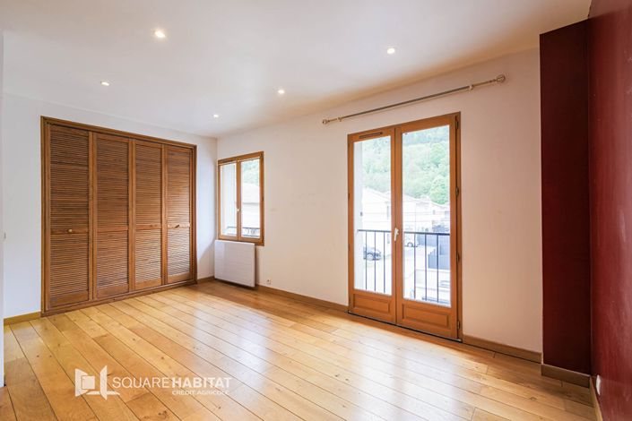 Image No.3-3 Bed House for sale