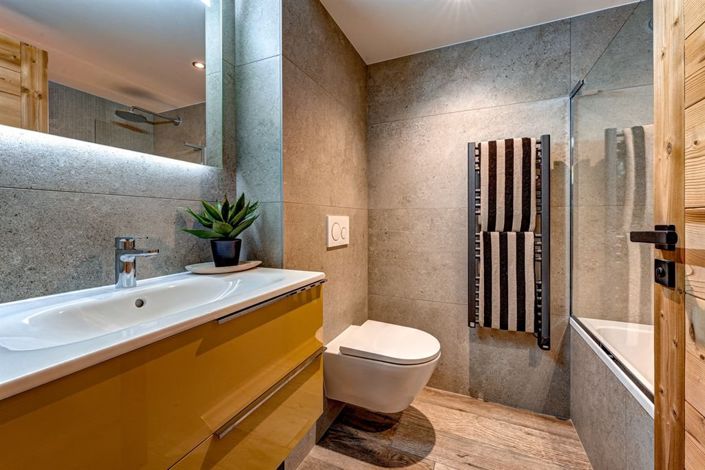 Image No.17-3 Bed House for sale