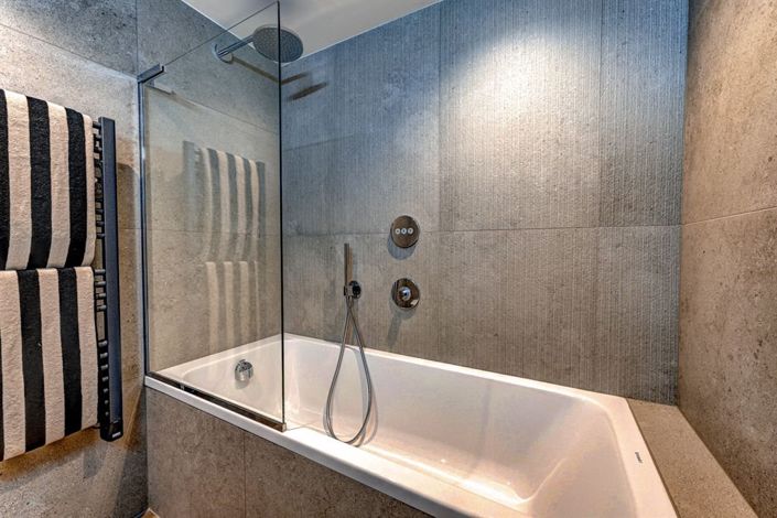 Image No.18-3 Bed House for sale