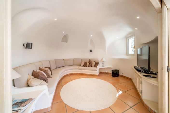 Image No.15-5 Bed House for sale