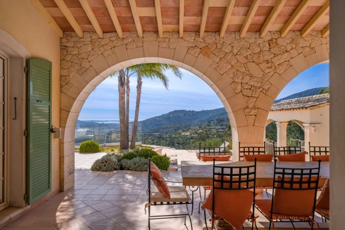 Image No.18-5 Bed House for sale